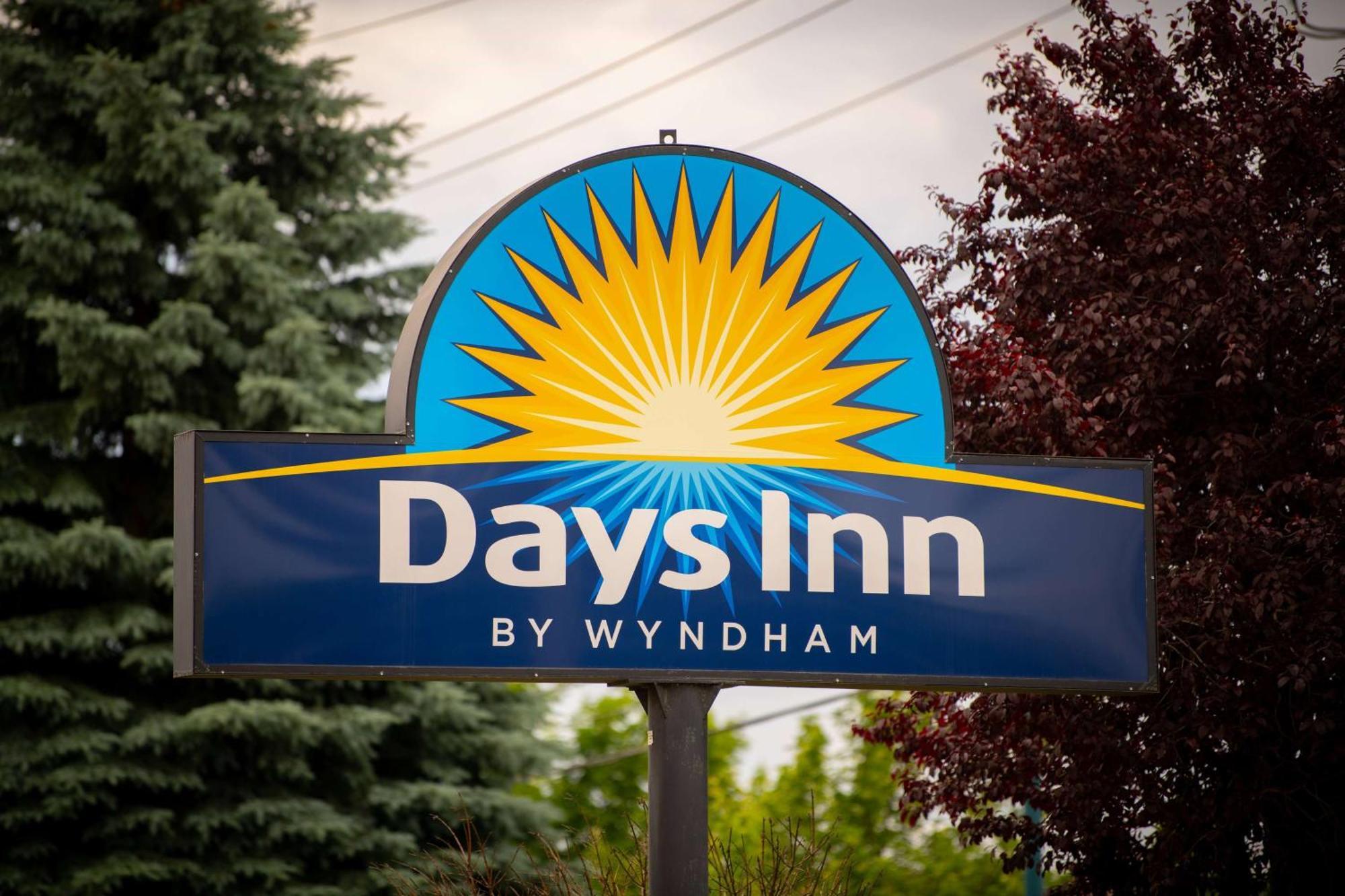 Days Inn By Wyndham Кер д'Ален Екстериор снимка